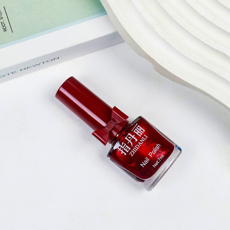 Refiriéndose Al Vino Danli Tinto Nail Polish 3